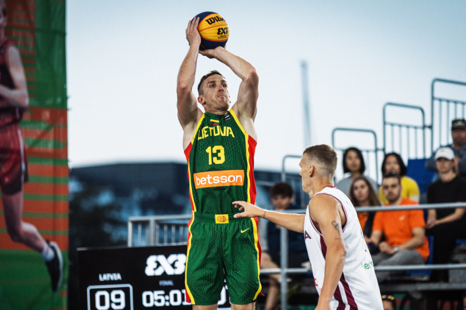 AA, 女子组的铜, 她又率领球 AA, 女子组的铜, 她又率领球