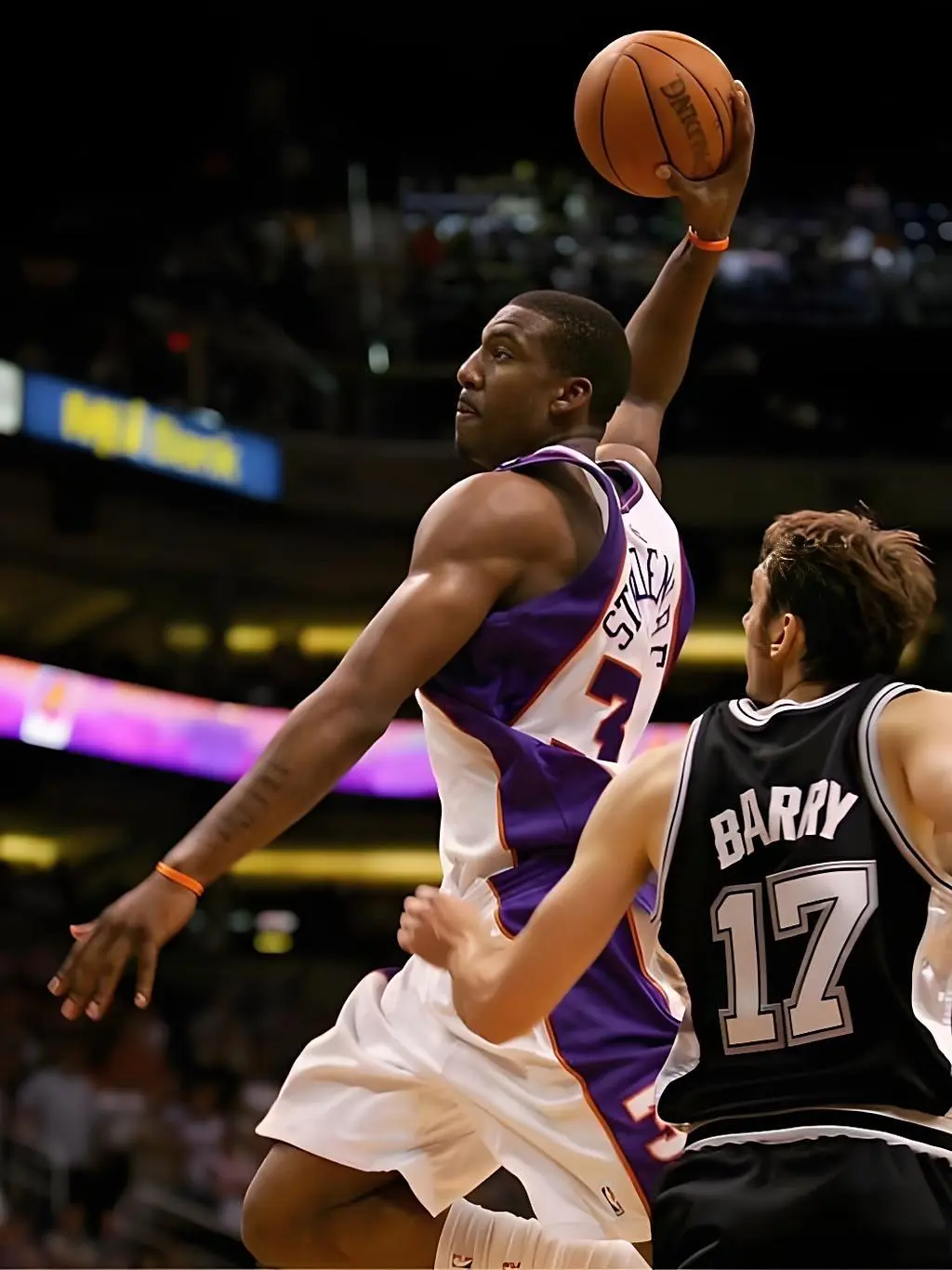 src, 勒布朗, 穆托姆博以 src, 勒布朗, 穆托姆博以