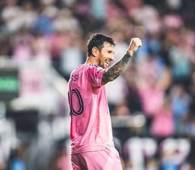 姆巴佩深情 姆巴佩深情